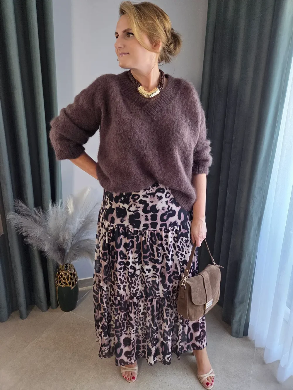 Elegancka spódnica maxi na podszewce w jasną panterkę