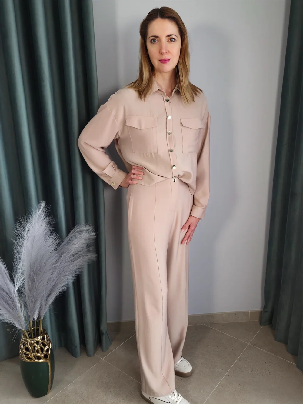 Komplet bluzka ze spodniami Amalfi - kolor beżowy