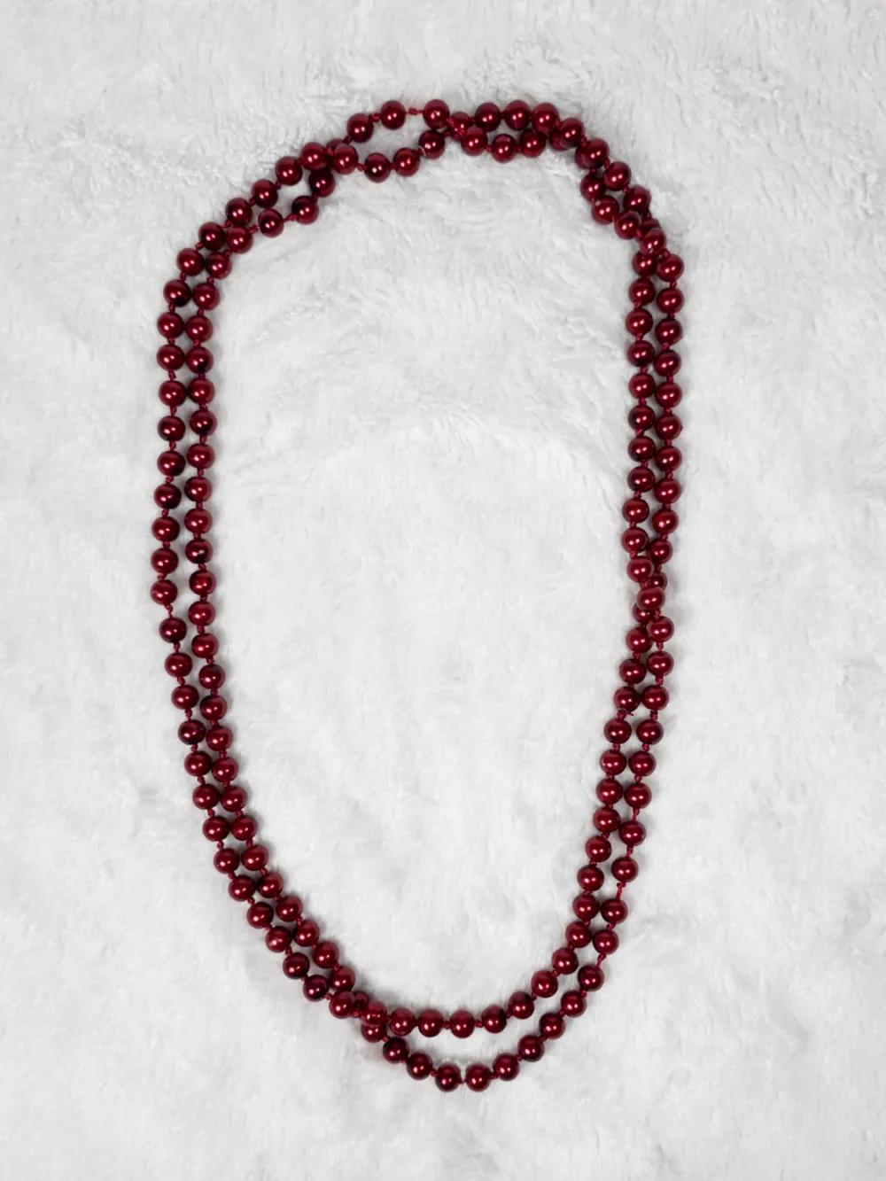 długie korale w kolorze czerwonym