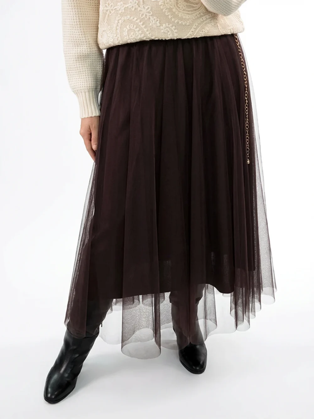 Czekoladowa spódnica z siatki i złotym wykończeniem paska